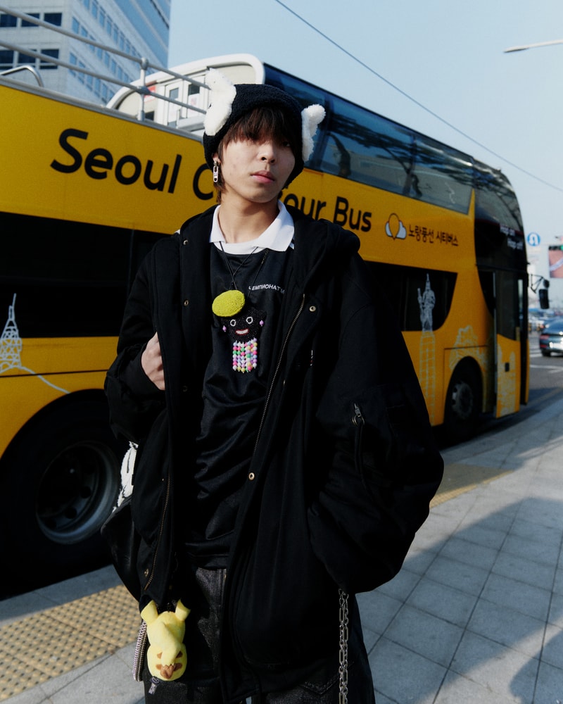2024 FW 시즌 서울 패션위크 스트리트 스타일 살펴보기, street style, street fashion, 패션위크, 서울 패션 위크, 스트리트 패션, 스트리트스타일, 와코 마리아, 발렌시아가 코디, 와코마리아 스타일링, 터키석, 고로스 스타일, 고로스 스타일링, 패션위크 코디, 참고할만한 코디, 남자 코디, 패션위크, 서울패션위크, 노스페이스 눕시 코디
