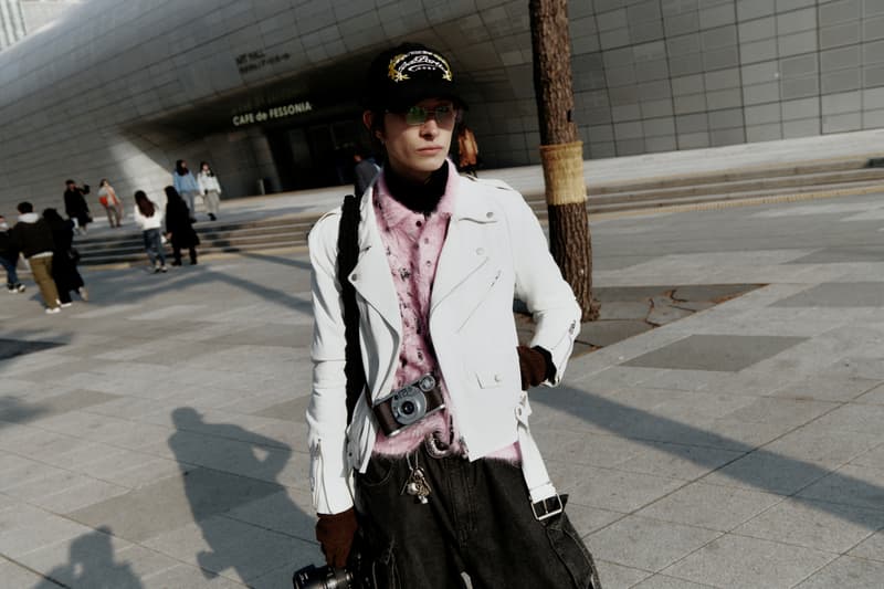 2024 FW 시즌 서울 패션위크 스트리트 스타일 살펴보기, street style, street fashion, 패션위크, 서울 패션 위크, 스트리트 패션, 스트리트스타일, 와코 마리아, 발렌시아가 코디, 와코마리아 스타일링, 터키석, 고로스 스타일, 고로스 스타일링, 패션위크 코디, 참고할만한 코디, 남자 코디, 패션위크, 서울패션위크, 노스페이스 눕시 코디