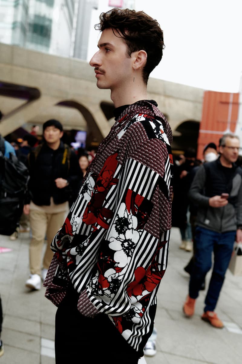 2024 FW 시즌 서울 패션위크 스트리트 스타일 살펴보기, street style, street fashion, 패션위크, 서울 패션 위크, 스트리트 패션, 스트리트스타일, 와코 마리아, 발렌시아가 코디, 와코마리아 스타일링, 터키석, 고로스 스타일, 고로스 스타일링, 패션위크 코디, 참고할만한 코디, 남자 코디, 패션위크, 서울패션위크, 노스페이스 눕시 코디
