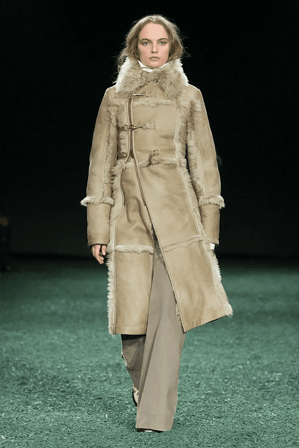 영국의 자연환경을 반영한 버버리 2024 FW 컬렉션 런웨이, 다니엘 리, 런던 패션위크