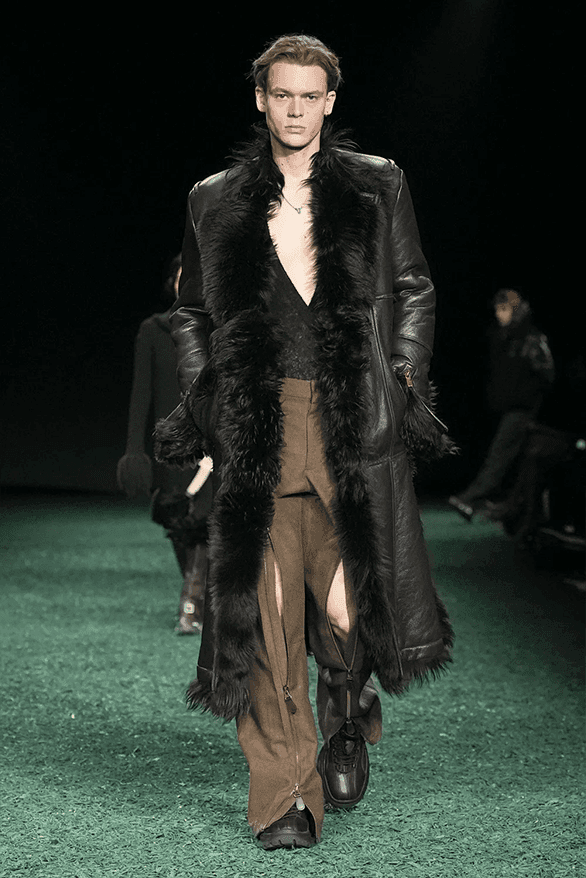 영국의 자연환경을 반영한 버버리 2024 FW 컬렉션 런웨이, 다니엘 리, 런던 패션위크