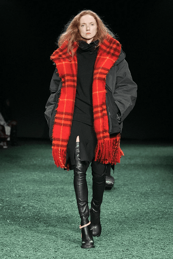 영국의 자연환경을 반영한 버버리 2024 FW 컬렉션 런웨이, 다니엘 리, 런던 패션위크