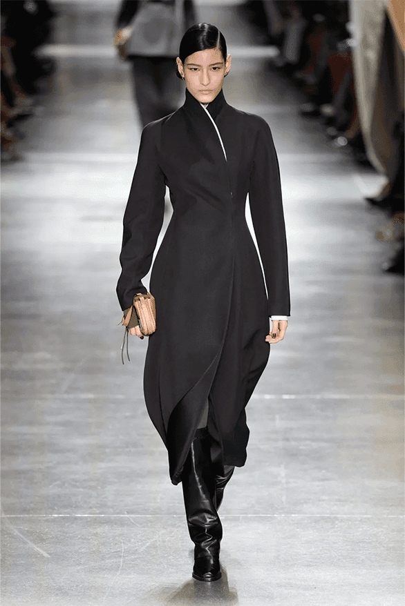 펜디, 2024 FW 여성복 컬렉션 공개, fendi, kim jones, 킴 존스, 펜디 여성복, 펜디 밀라노, 펜디 로마, 이탈리아 패션, 밀라노 패션위크