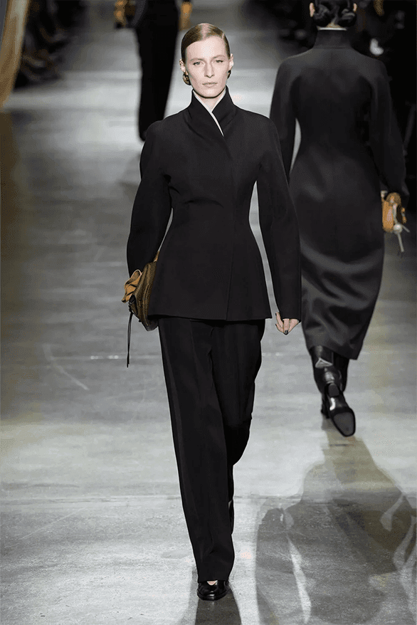 펜디, 2024 FW 여성복 컬렉션 공개, fendi, kim jones, 킴 존스, 펜디 여성복, 펜디 밀라노, 펜디 로마, 이탈리아 패션, 밀라노 패션위크