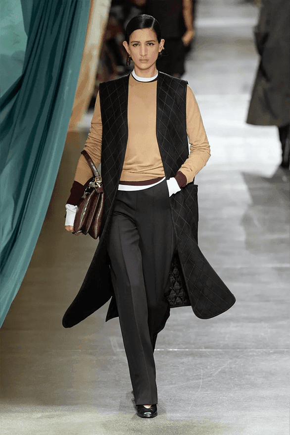 펜디, 2024 FW 여성복 컬렉션 공개, fendi, kim jones, 킴 존스, 펜디 여성복, 펜디 밀라노, 펜디 로마, 이탈리아 패션, 밀라노 패션위크