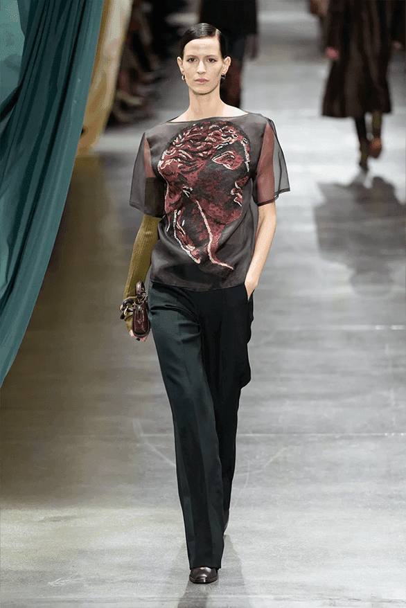 펜디, 2024 FW 여성복 컬렉션 공개, fendi, kim jones, 킴 존스, 펜디 여성복, 펜디 밀라노, 펜디 로마, 이탈리아 패션, 밀라노 패션위크