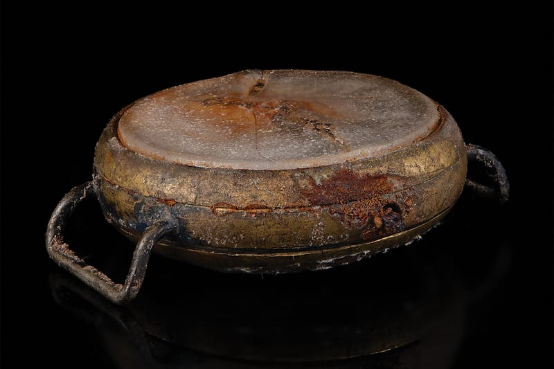 히로시마 원자폭탄의 흔적이 남은 시계가 경매에 출품됐다