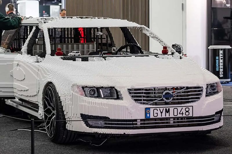 레고로 구현한 실제 크기의 볼보 V70 살펴보기