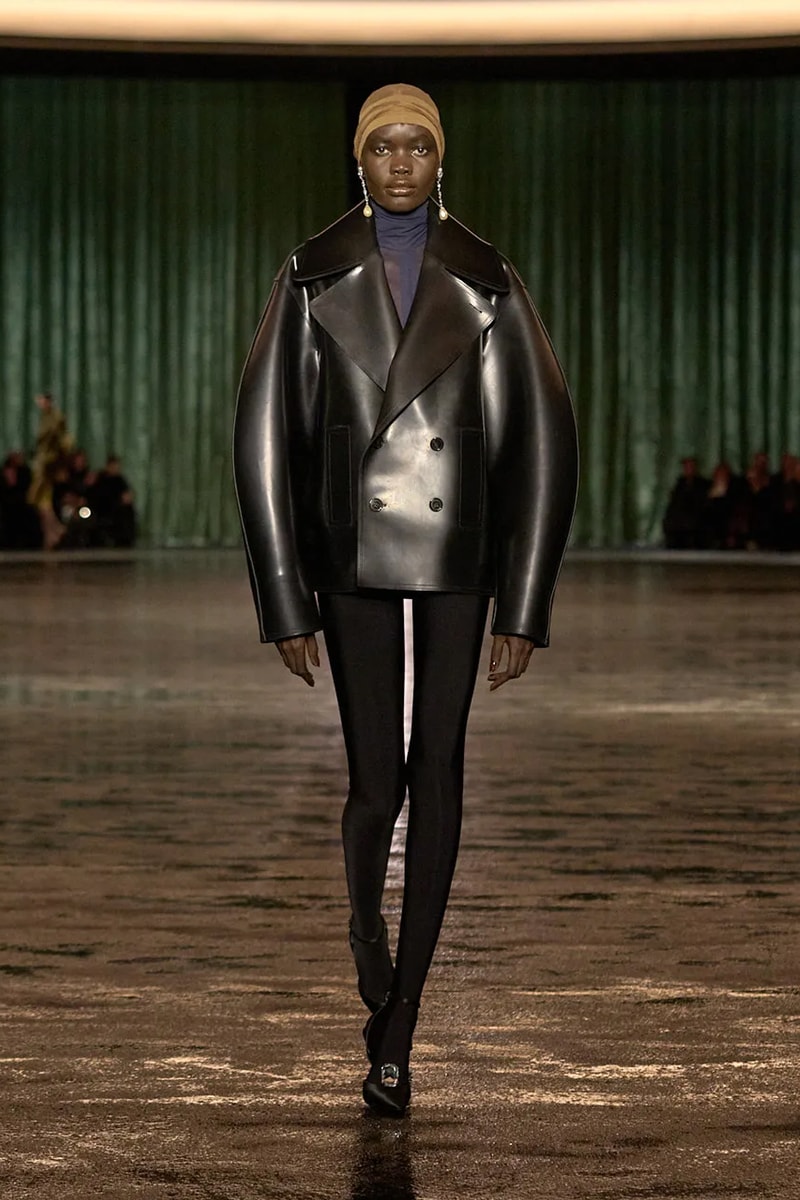 생 로랑, 2024 FW 여성복 컬렉션 공개, saint laurent, saint laurent shoes, 생로랑, 입생로랑, YSL, 안토니 바카렐로, 생로랑 로제, ysl rose, 블랙핑크 로제, blackpink rose, rose campaign, 로제 화보