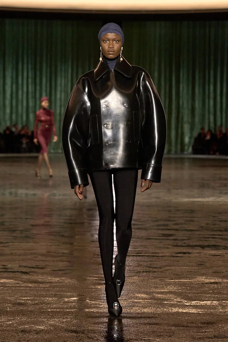 생 로랑, 2024 FW 여성복 컬렉션 공개, saint laurent, saint laurent shoes, 생로랑, 입생로랑, YSL, 안토니 바카렐로, 생로랑 로제, ysl rose, 블랙핑크 로제, blackpink rose, rose campaign, 로제 화보
