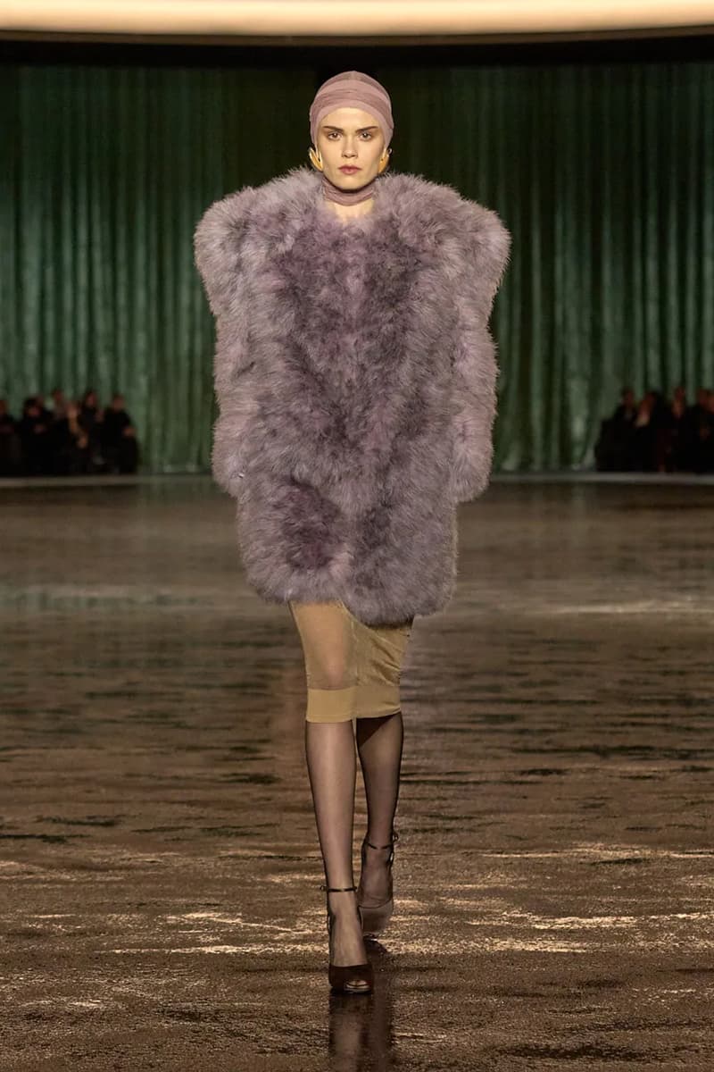 생 로랑, 2024 FW 여성복 컬렉션 공개, saint laurent, saint laurent shoes, 생로랑, 입생로랑, YSL, 안토니 바카렐로, 생로랑 로제, ysl rose, 블랙핑크 로제, blackpink rose, rose campaign, 로제 화보