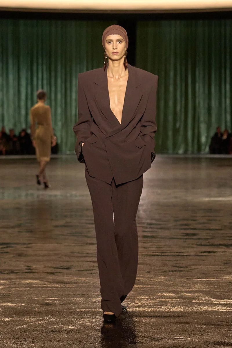 생 로랑, 2024 FW 여성복 컬렉션 공개, saint laurent, saint laurent shoes, 생로랑, 입생로랑, YSL, 안토니 바카렐로, 생로랑 로제, ysl rose, 블랙핑크 로제, blackpink rose, rose campaign, 로제 화보