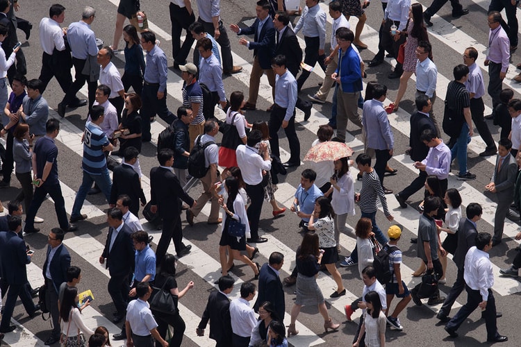 대한민국 근로자 월급 평균 ‘3백53만 원’이다