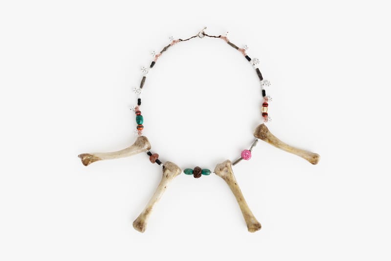 93만 원짜리 수제 닭뼈 목걸이가 출시됐다