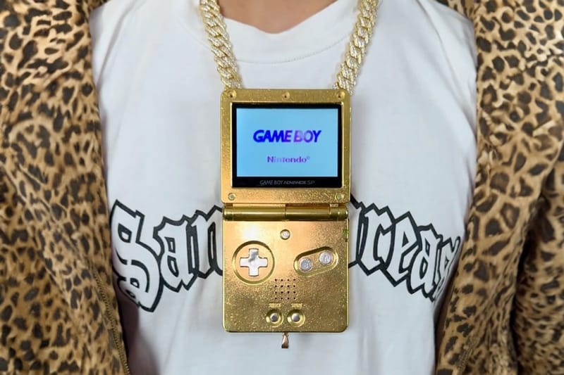 다이아몬드와 골드로 커스텀한 닌텐도 목걸이 공개