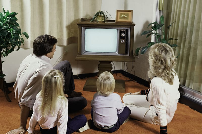 전 세계 TV 출하량 10년 만에 최저치를 기록했다