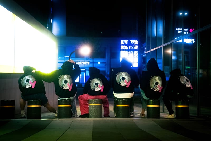 한국의 음주 문화를 그린 라이즈 호텔 x MSCHF 후디가 출시됐다