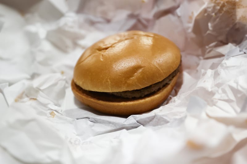 맥도날드가 메뉴 평균 가격을 2.8% 인상한다