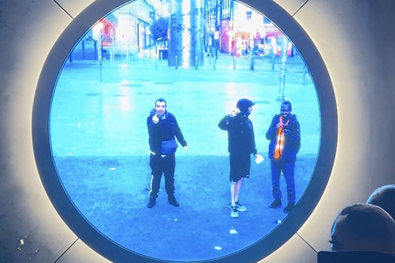 뉴욕과 더블린을 실시간으로 연결하는 설치물, ‘포탈’이 화제다, new york, dublin, portal, 포탈, 뉴욕, 더블린, 포탈, 예술작품, 뉴욕시, 평화로운 뉴욕, 기행, 아일랜드 범죄, 아일랜드 기행