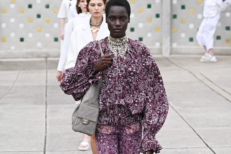 샤넬, 2025 크루즈 컬렉션 쇼 홍콩에서 다시 한번 선보인다