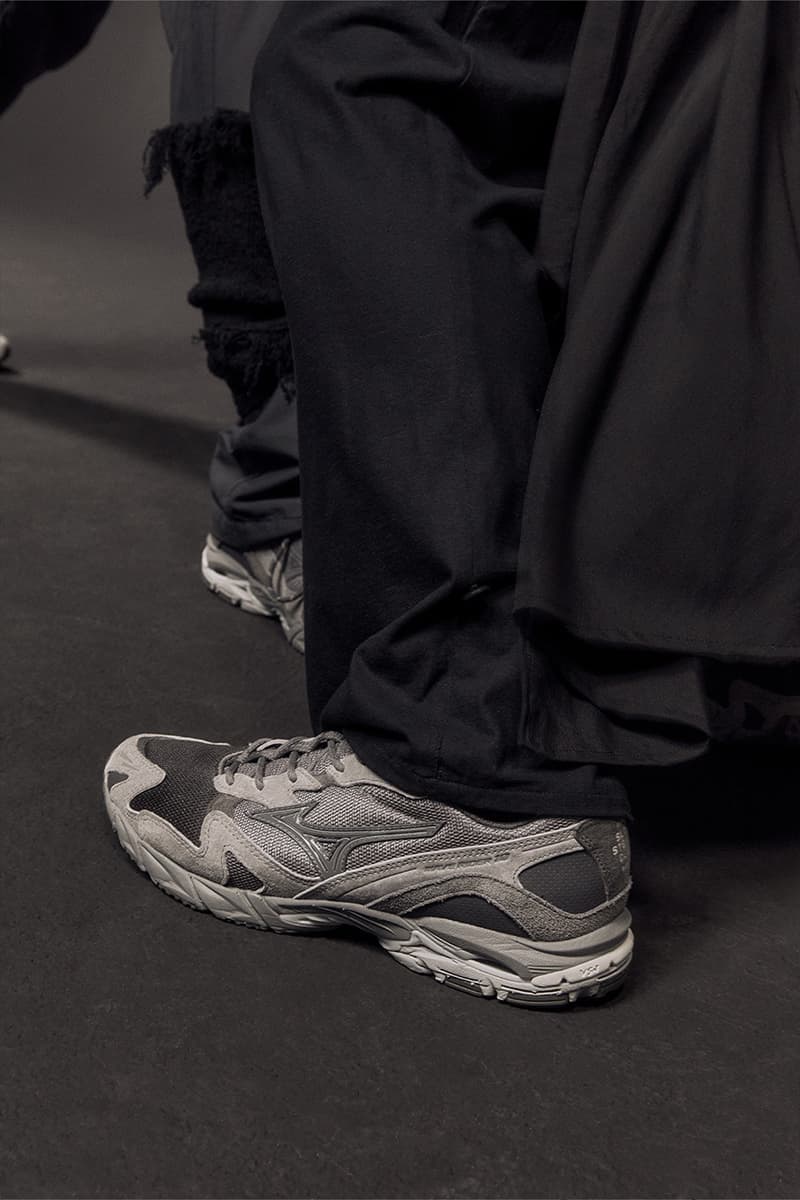 슬로우 스테디 클럽 x 미즈노 웨이브 라이더 10 공개, slow steady club, slowsteadyclub, 슬로우스테디클럽, mizno, 미즈노, wave rider 10, wave rider 10 sneakers, 웨이브 라이더 10 스니커, 미즈노 웨이브 라이더