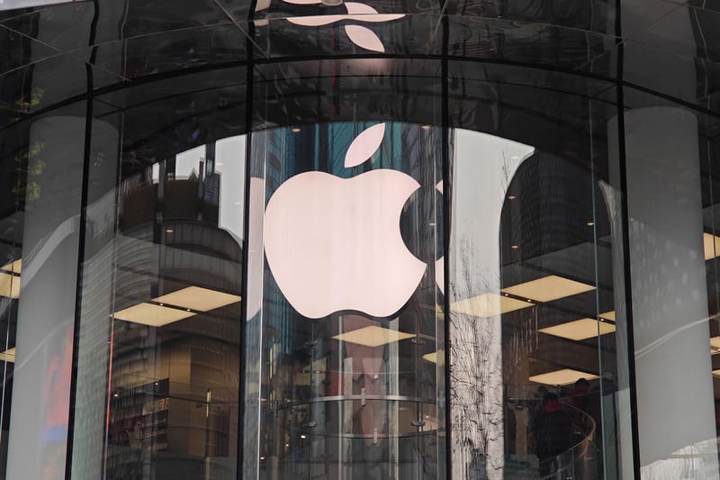 iOS 17.5 업데이트 후 삭제된 사진이 복구되는 버그가 발생했다