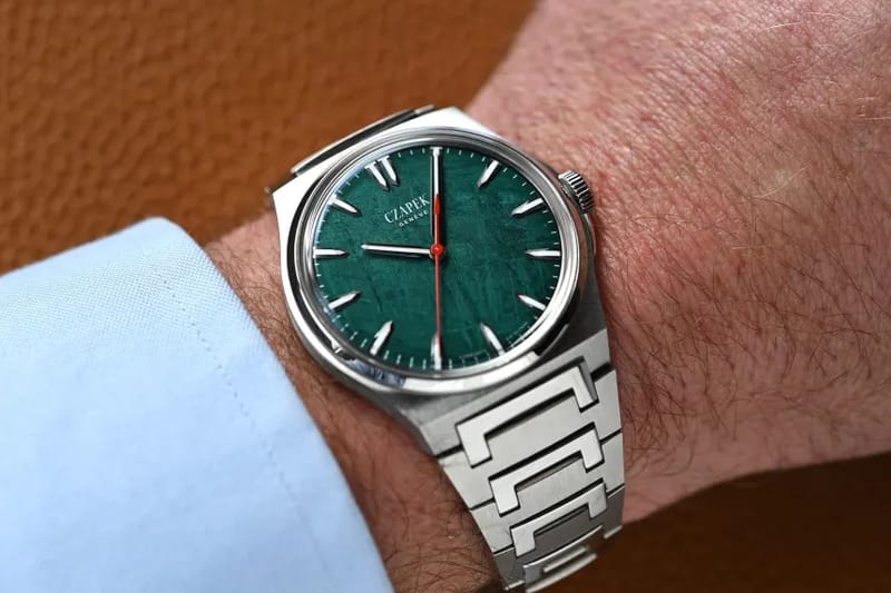 차펙, 운석으로 만든 다이얼이 장착된 시계 출시