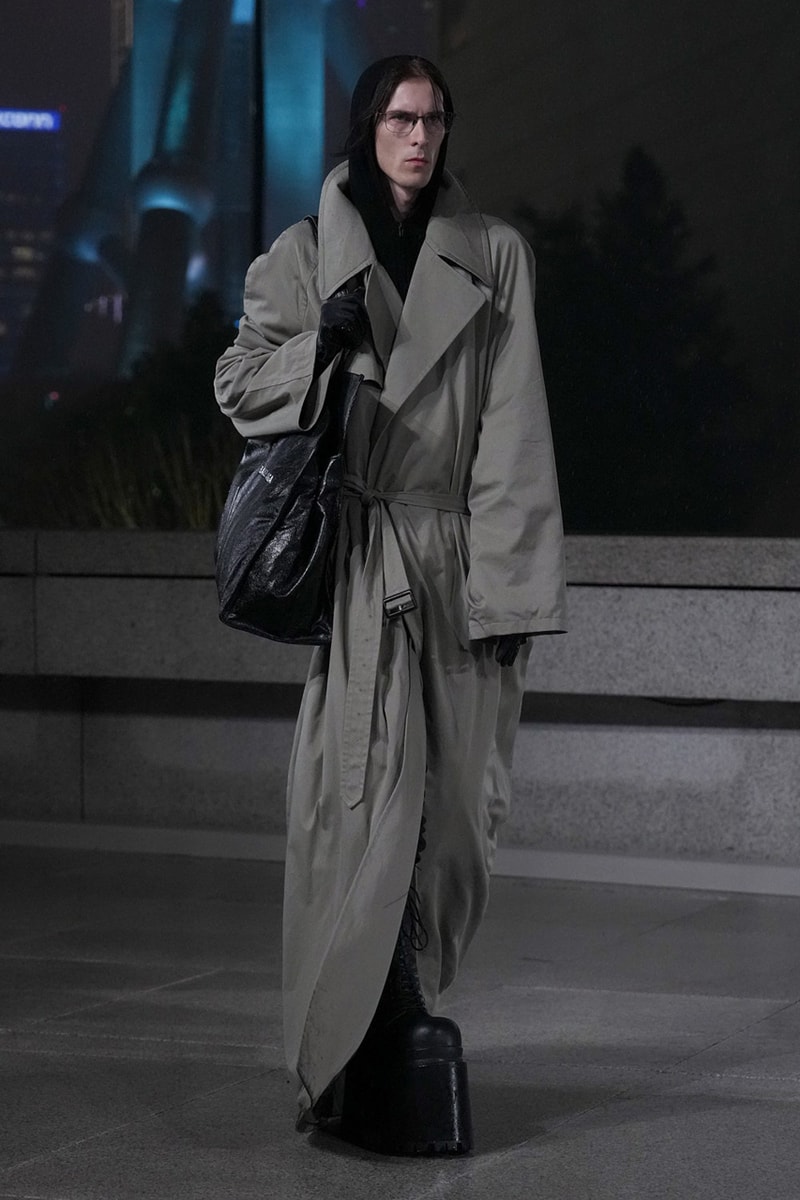 발렌시아가 2025 봄 컬렉션 공개, balenciaga, balenciaga 2025 spring, shanghai, 상하이 발렌시아가, 발렌시아가 쇼, 발렌시아가 컬렉션