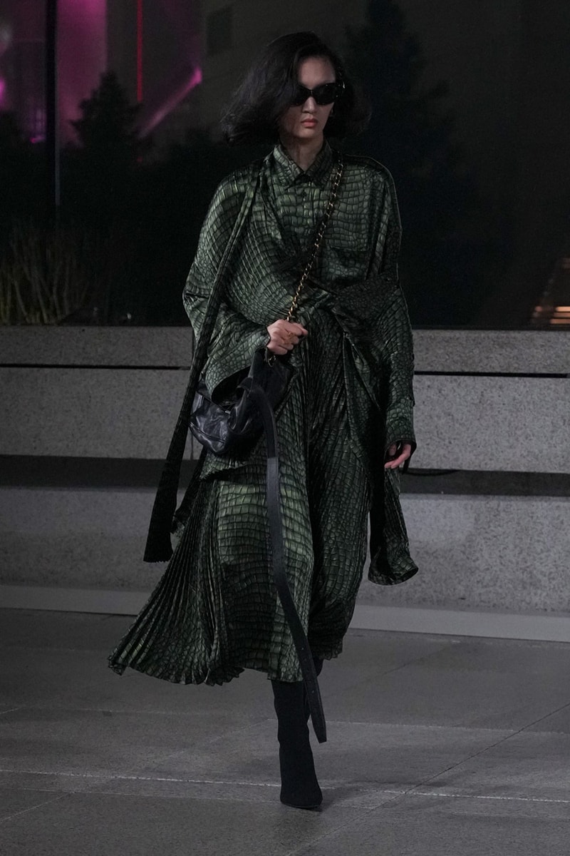발렌시아가 2025 봄 컬렉션 공개, balenciaga, balenciaga 2025 spring, shanghai, 상하이 발렌시아가, 발렌시아가 쇼, 발렌시아가 컬렉션