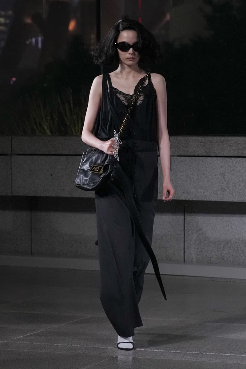 발렌시아가 2025 봄 컬렉션 공개, balenciaga, balenciaga 2025 spring, shanghai, 상하이 발렌시아가, 발렌시아가 쇼, 발렌시아가 컬렉션