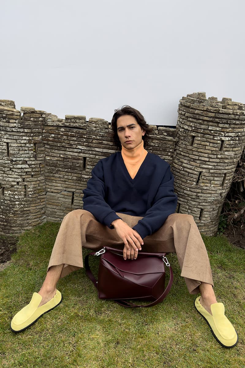 로에베, 유르겐 텔러와 함께한 2024 FW 프리 컬렉션 캠페인 화보 공개, loewe, juergen teller, 로에베, 유르겐 텔러, 프리 컬렉션, 조나단 앤더슨, jw 앤더슨, 070 셰이크, 로에베 온, 로에베 매장, 로에베 코리아