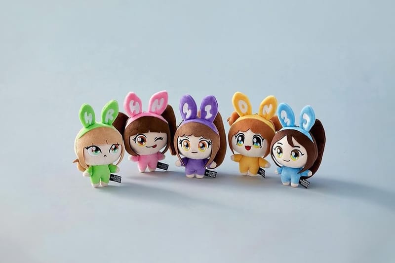 무라카미 타카시 x 뉴진스 굿즈 공개