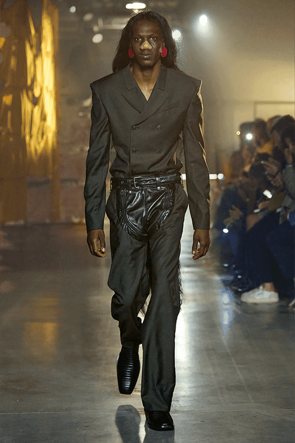 마틴 로즈, 2025 SS 컬렉션 공개, Martine Rose, 2025 spring, summer, 마틴 로즈, martine rose collection, martine rose runway, 마틴 로즈, 에어 맥스 TN