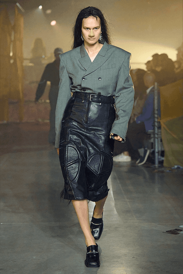 마틴 로즈, 2025 SS 컬렉션 공개, Martine Rose, 2025 spring, summer, 마틴 로즈, martine rose collection, martine rose runway, 마틴 로즈, 에어 맥스 TN