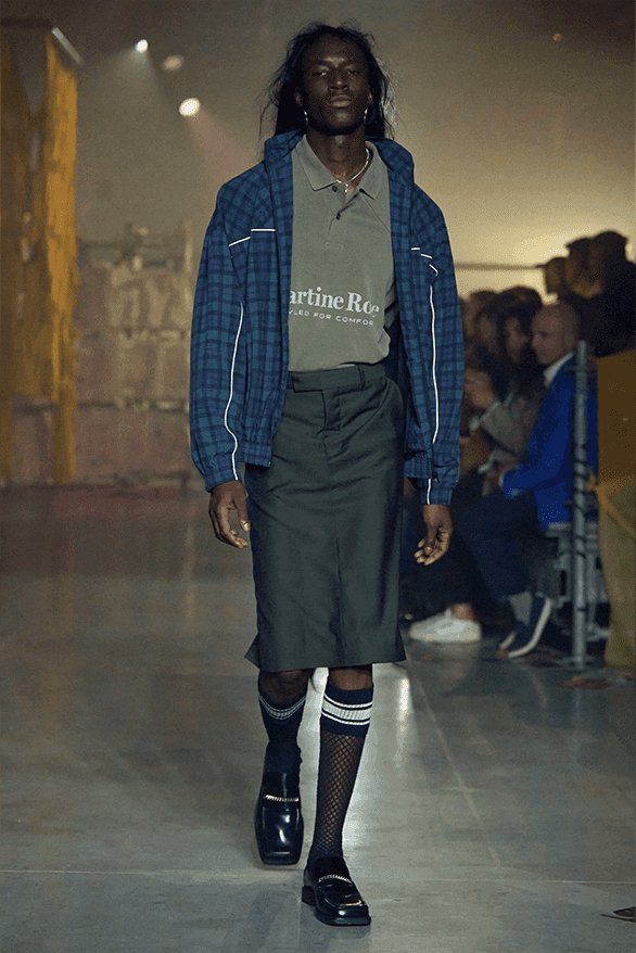 마틴 로즈, 2025 SS 컬렉션 공개, Martine Rose, 2025 spring, summer, 마틴 로즈, martine rose collection, martine rose runway, 마틴 로즈, 에어 맥스 TN