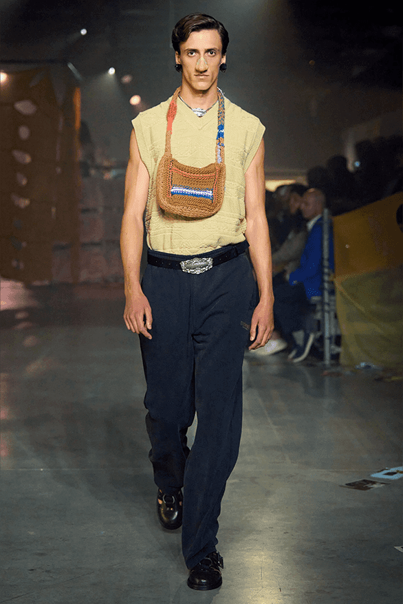 마틴 로즈, 2025 SS 컬렉션 공개, Martine Rose, 2025 spring, summer, 마틴 로즈, martine rose collection, martine rose runway, 마틴 로즈, 에어 맥스 TN