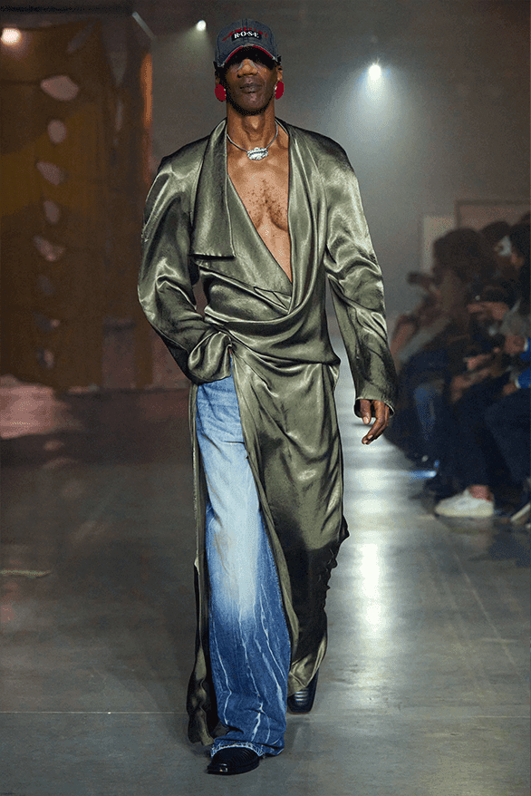 마틴 로즈, 2025 SS 컬렉션 공개, Martine Rose, 2025 spring, summer, 마틴 로즈, martine rose collection, martine rose runway, 마틴 로즈, 에어 맥스 TN