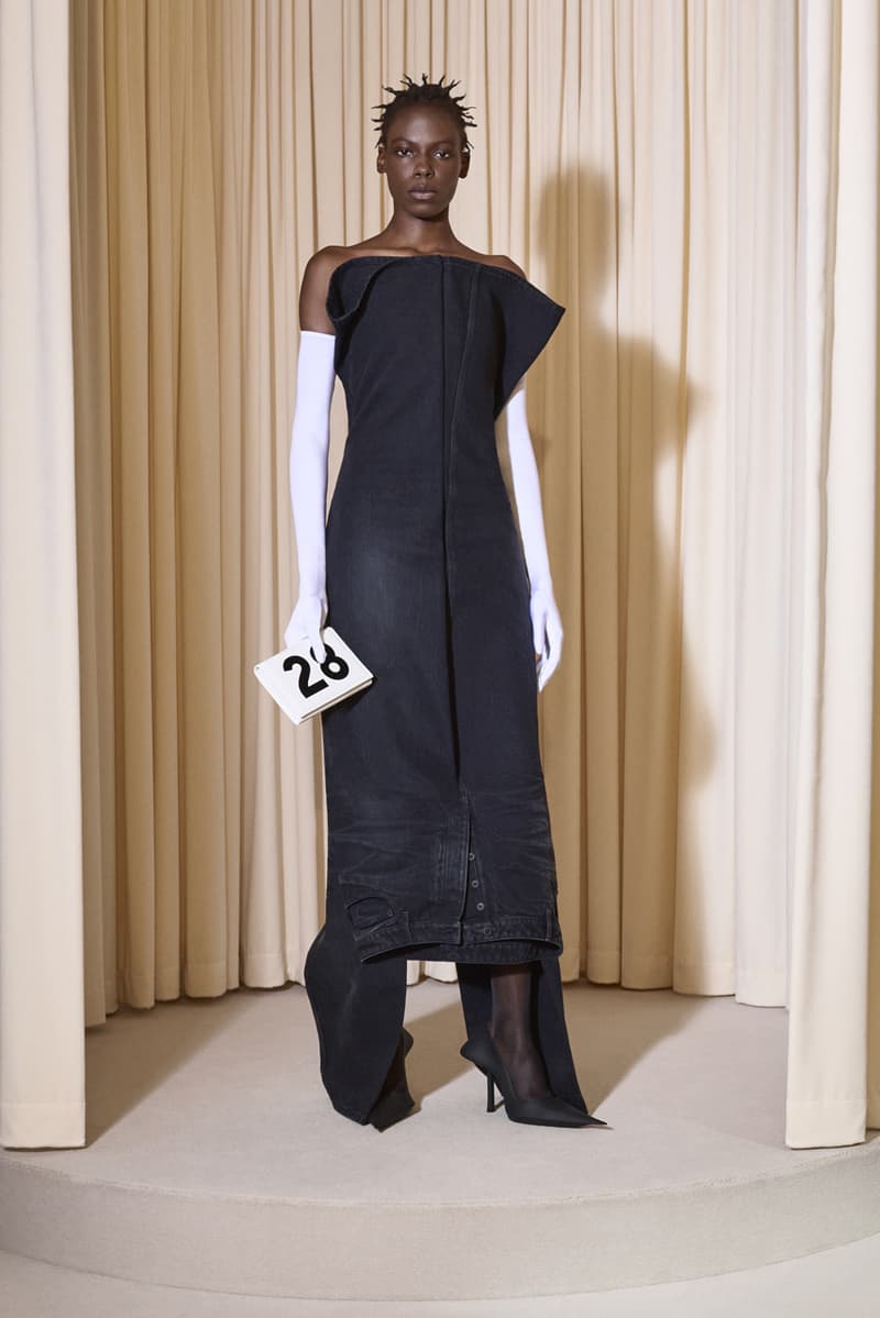 발렌시아가, 53번째 꾸뛰르 컬렉션 공개, Balenciaga, 뎀나, 발렌시아가, 뎀나 바잘리아, Balenciaga Couture, Demna, 발렌시아가 컬렉션, 발렌시아가 옷, 오뜨 꾸뛰르, 꾸뛰리에, 쿠튀르