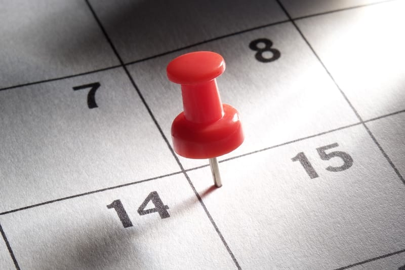 토일월 몰아 쉬는 ‘요일제 공휴일’ 추진 중이다