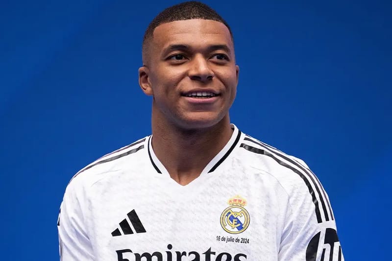 킬리안 음바페가 레알 마드리드에 공식 입단했다