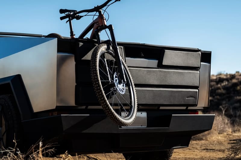 테슬라가 사이버트럭 테일게이트용 액세서리 두 종을 판매한다