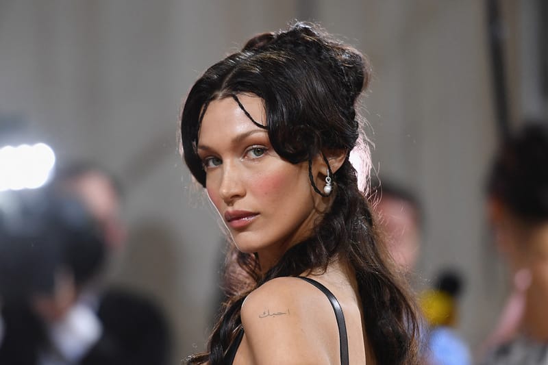 벨라 하디드가 아디다스 ‘SL72’ 캠페인에 관한 성명을 발표했다