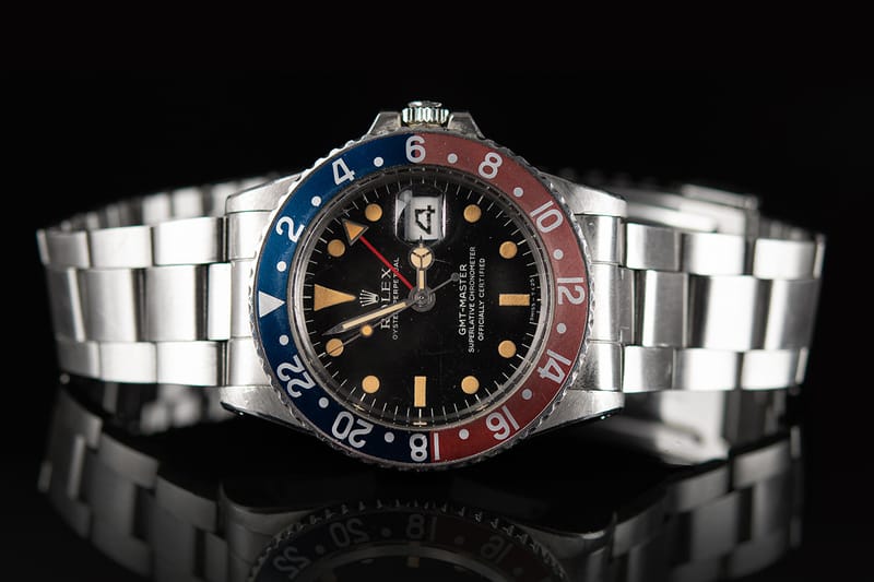 최초로 달에서 착용된 롤렉스 GMT-마스터 시계가 경매에 올랐다