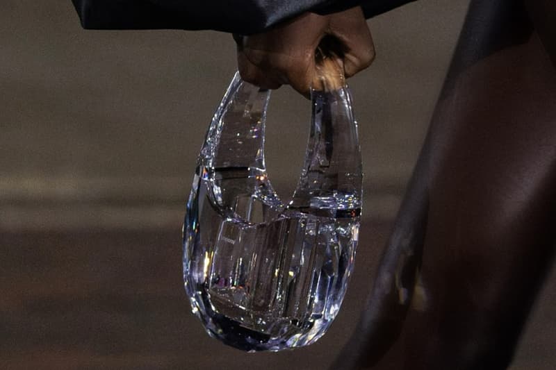 크리스털을 깎아 만든 코페르니와 스와로브스키의 협업 스와이프 백 살펴보기, swarovski, crystal, coperni