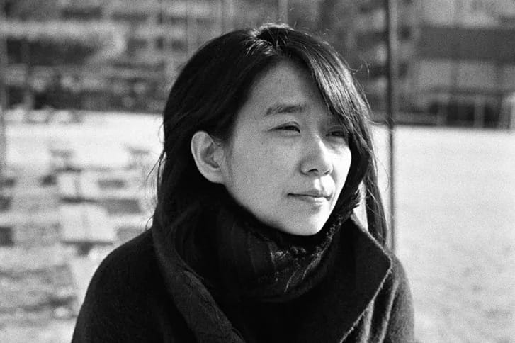 한강이 한국 작가 최초로 노벨 문학상을 수상했다