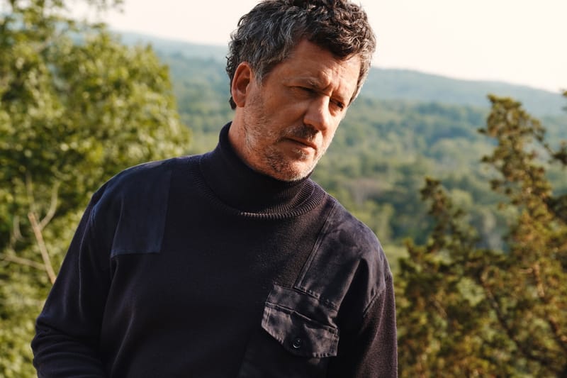 제이크루와 엔지니어드 가먼츠의 협업 캡슐이 출시됐다