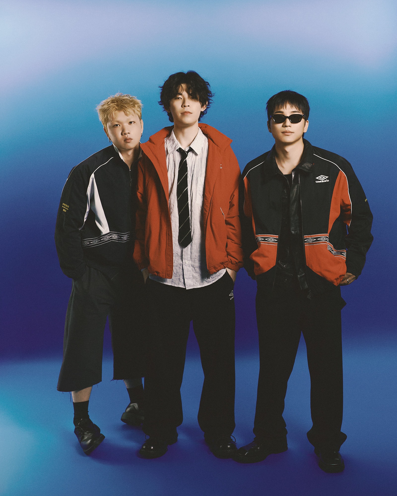 더 폴스 인터뷰: 검은 우주에 둘러싸인 별처럼