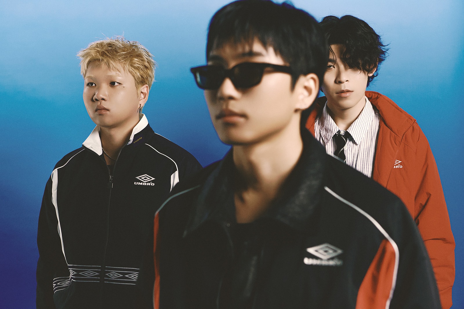 더 폴스 인터뷰: 검은 우주에 둘러싸인 별처럼