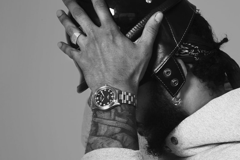 해밀턴 x 엔지니어드 가먼츠 카키 필드가 발매됐다