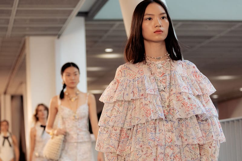 홍콩에서 다시 선보이는 샤넬 2024/25 크루즈 컬렉션